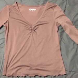 3/4 length sleeved top
